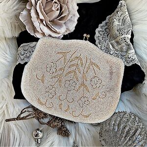 Elegant Vintage Cream 1950’s Beaded Clutch